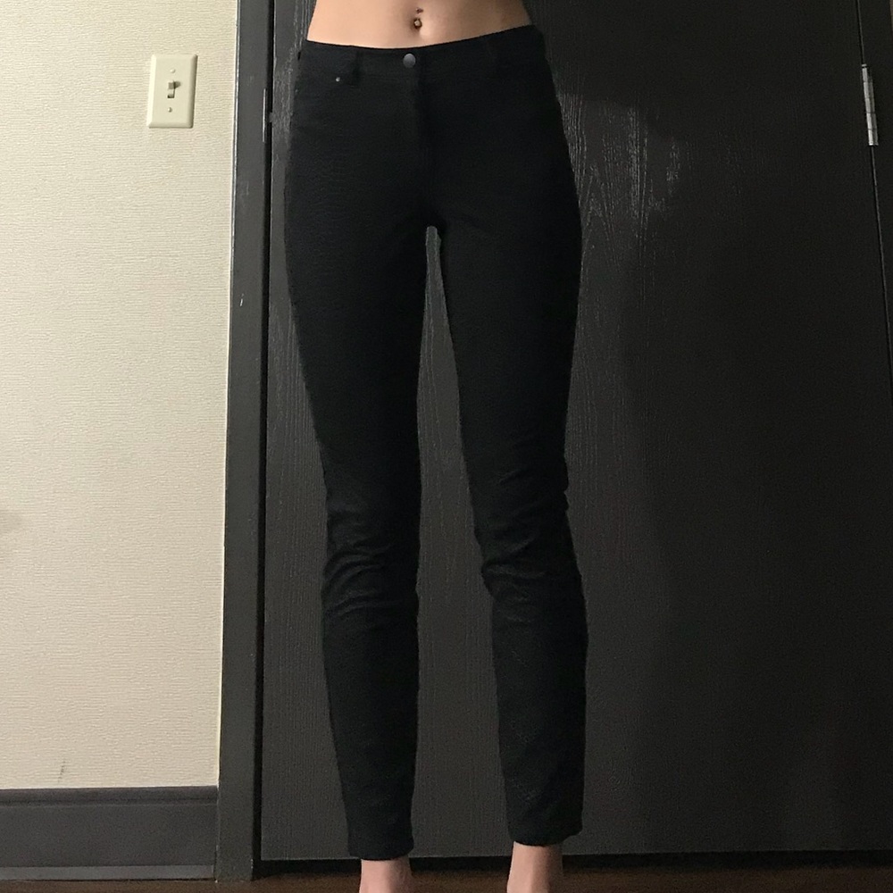 Artisan NY black velvet jeans size 2